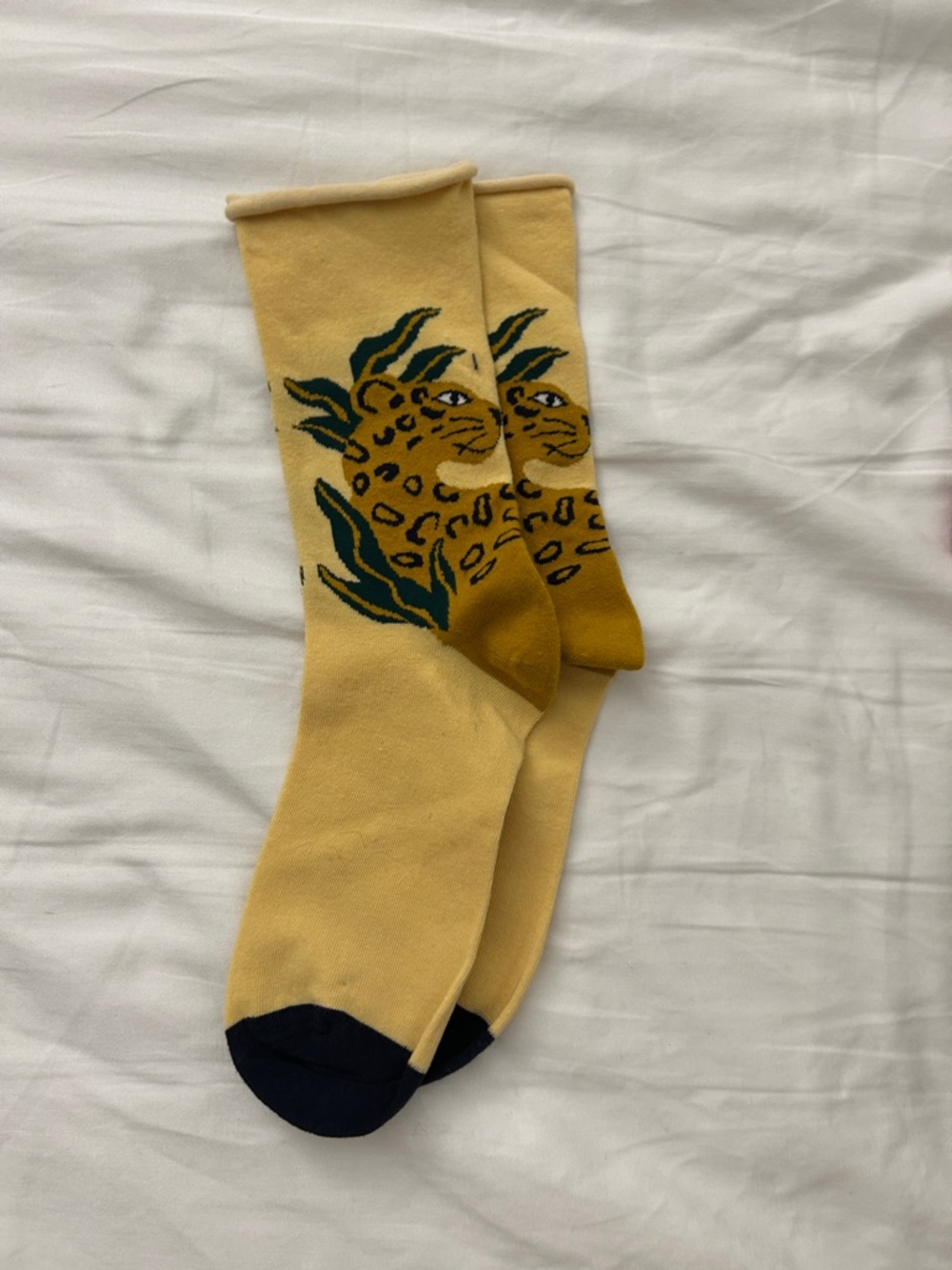 Men's Yellow Leopard Print Crew Socks